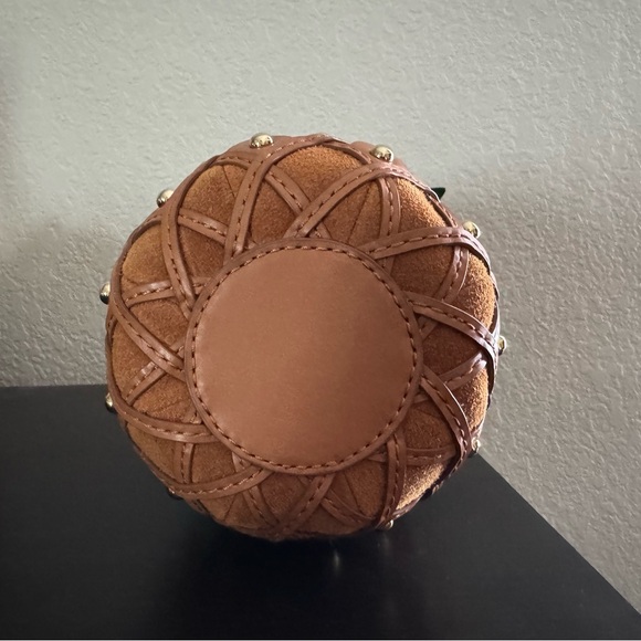 Kate Spade by the pool pineapple - Picture 8 of 8